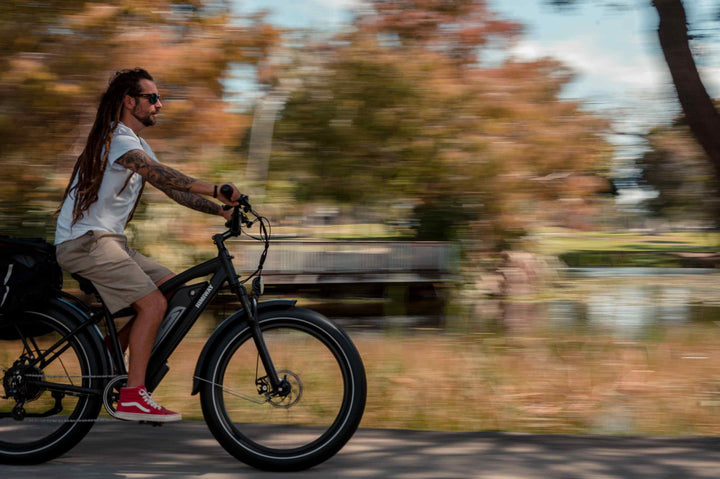 Sicher mit dem E-Bike pendeln: Tipps für sicheres Fahren im Stadtverkehr