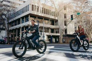 Mit dem E-Bike zur Arbeit: Wie Sie mit Rückenwind ihre Gesundheit schützen