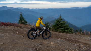 Wie Sie Ihre Hüfte und Ihr Gesäß beim E-Bike-Fahren schonen